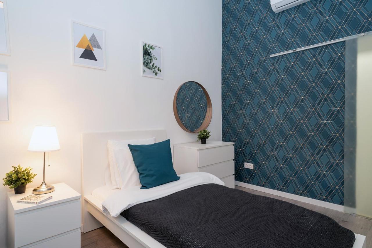Stylish New With View On New York Palace Appartamento
